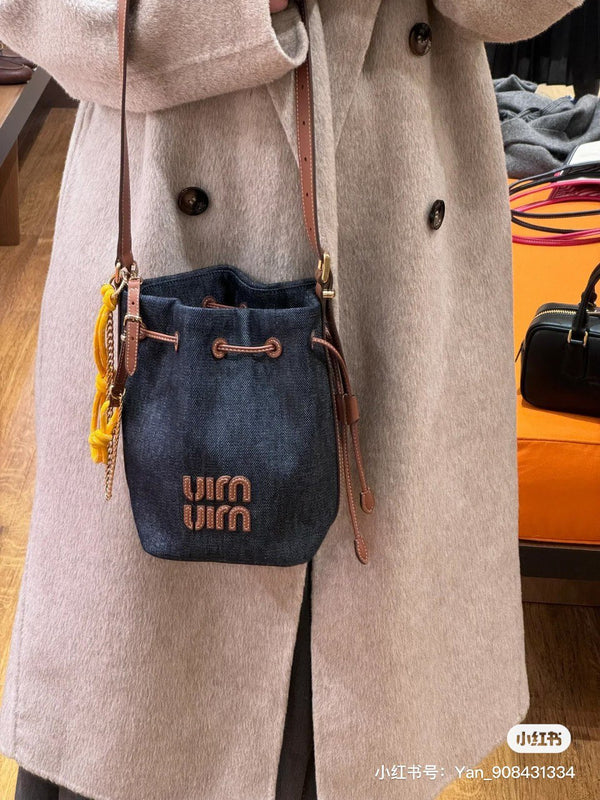 Miu Miu Style Plain Leather Purses: Elevate Your Office or Casual Look