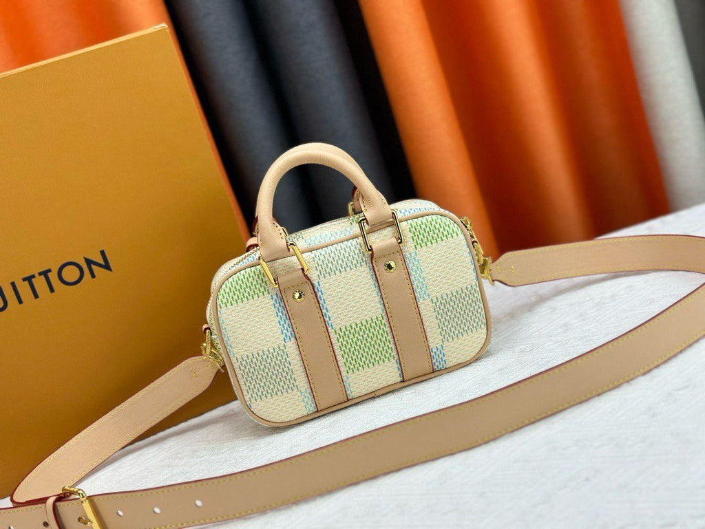 Louis Vuitton Nano Porte Documents Voyage