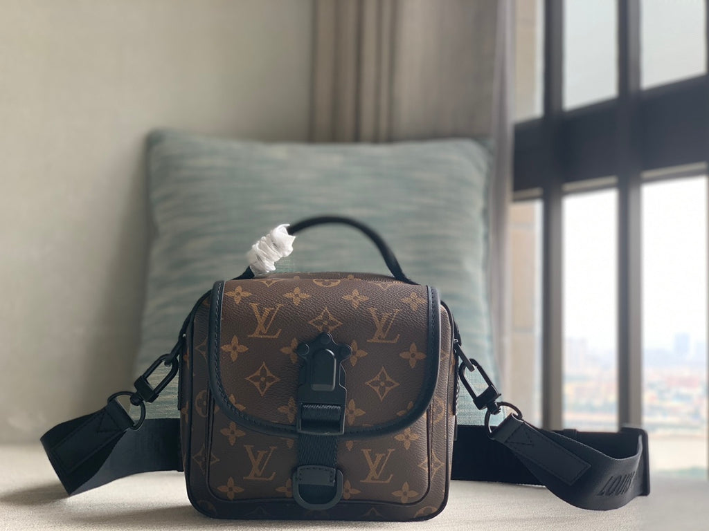 Louis Vuitton Quest Bag